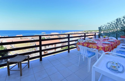 S'Archittu Apartment | Holiday Apartment Panorama Blu close to the Beach with Sea View, Open Terrace & Wi-Fi