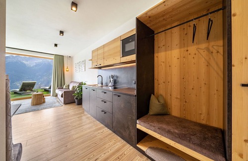 Lasa Apartment | Holiday Apartment 'Paflur Lodges Lärchenduft' with Mountain View, Garden & Wi-Fi