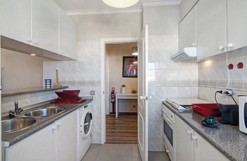 Gale Apartment | Holiday Apartment "Palmeira Galé" with Sea View, Wi-Fi, Balcony & Shared Pool