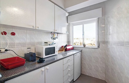 Gale Apartment | Holiday Apartment "Palmeira Galé" with Sea View, Wi-Fi, Balcony & Shared Pool
