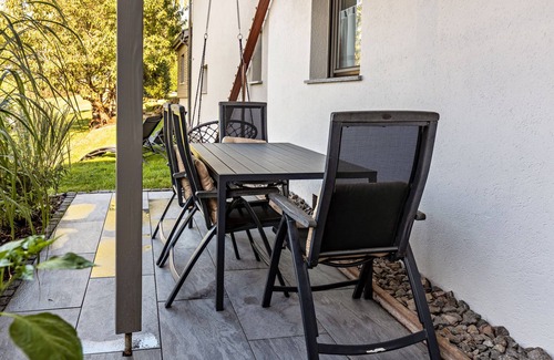 Bechtersbohl Apartment | Holiday Apartment "Panoramablick" with Private Terrace, Shared Garden & Wi-Fi
