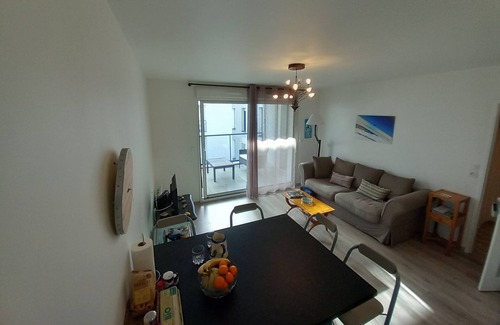 Arradon Apartment | Holiday Apartment "Petit Nid Douillet À Arradon" with Private Terrace & Wi-Fi