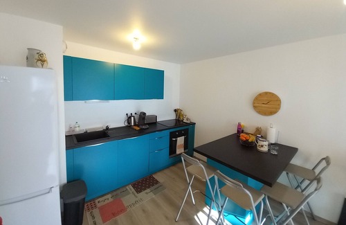 Arradon Apartment | Holiday Apartment "Petit Nid Douillet À Arradon" with Private Terrace & Wi-Fi