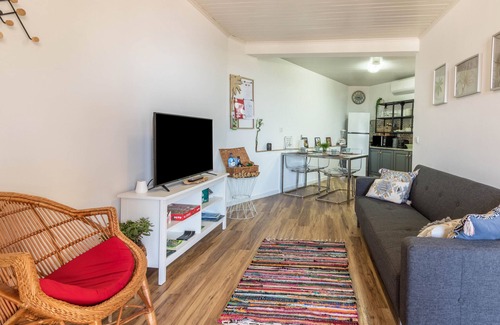 Ponta Delgada Apartment | Holiday Apartment 'Palmeira House - Fernandes Cottage' with Sea View, Shared Pool & Wi-Fi