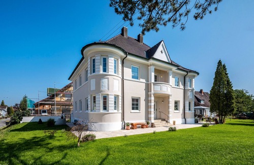 Oxenbronn Apartment | Holiday Apartment 'Romantika - Ground Floor' with Shared Garden and Wi-Fi