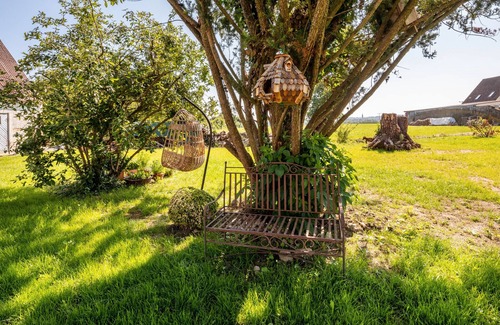 Oxenbronn Apartment | Holiday Apartment 'Romantika - Fewo Og Links' with Shared Garden, Balcony and Wi-Fi