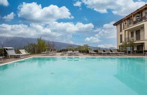Aer Apartment | Holiday Apartment 'Residence La Villa Kalliste' with Lake View, Garden, Shared Pool & Wi-Fi