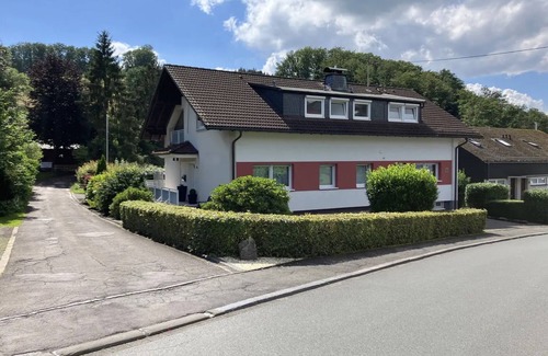 Lennestadt Apartment | Holiday Apartment Sauerlandherz with Balcony and Wi-Fi
