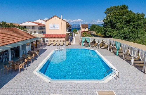 Kavos Apartment | Holiday Apartment "Sandy Beach Standard Studio" with Shared Pool, Shared Terrace & Wi-Fi