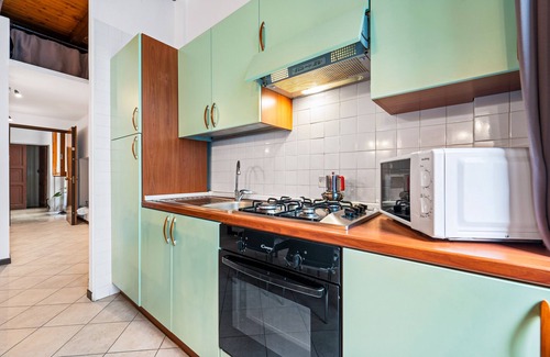 Marina District Apartment | Holiday Apartment ‘Sardinia Gem House’ with Sea View, Wi-Fi, A/C & Balcony