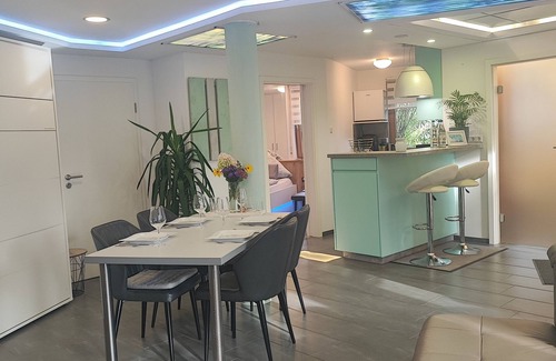 Calw Apartment | Holiday Apartment 'Schmuckkästchen' with Private Terrace, Shared Garden and Wi-Fi