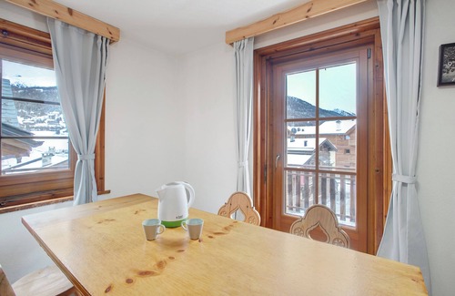 Livigno Apartment | Holiday Apartment "Vacanze Matteo" with Mountain View, Balcony & Wi-Fi