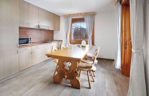 Livigno Apartment | Holiday Apartment "Vacanze Matteo" with Mountain View, Balcony & Wi-Fi
