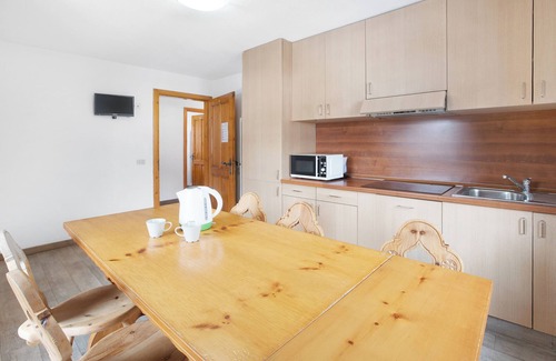 Livigno Apartment | Holiday Apartment "Vacanze Matteo" with Mountain View, Balcony & Wi-Fi