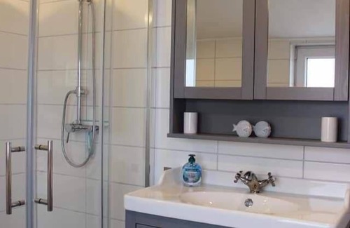 Varel Apartment | Holiday apartment Varel for 1 - 5 persons with 3 bedrooms - Holiday apartment in one or multi-family