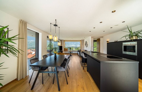 Gargazzone Apartment | Holiday Apartment "Videre Penthouse Lodge Exclusive" with Mountain View, Wi-Fi & Terrace