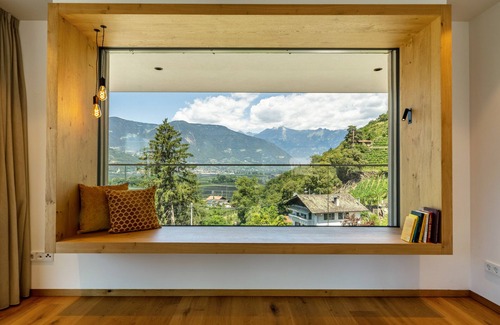 Gargazzone Apartment | Holiday Apartment "Videre Penthouse Lodge Exclusive" with Mountain View, Wi-Fi & Terrace