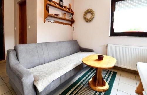 Saborsko House | Holiday Apartment Vukovi - Three Bedroom Holiday Home With Terrace