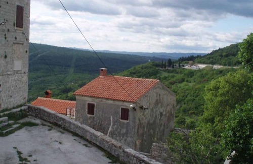 Plomin Apartment | Holiday apartment with air conditioning