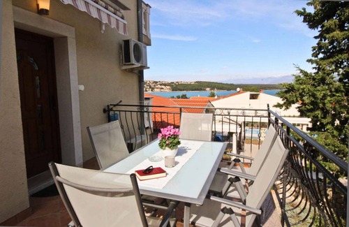 Soline Apartment | Holiday apartment with air conditioning and terrace with sea view