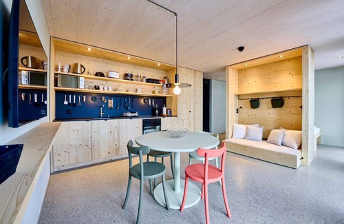 Adelboden Apartment | Holiday apartment with balcony and wifi