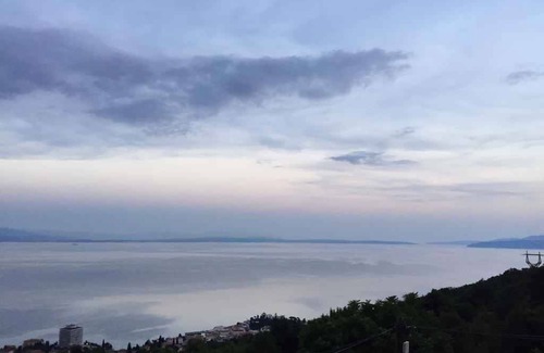 Bregi Apartment | Holiday apartment with balcony and sea view