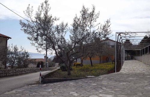 Ravni Apartment | Holiday apartment with 3 terraces and sea view