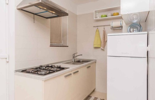 Klimno Apartment | Holiday apartment with air conditioning and sea view