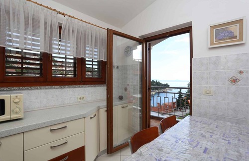 Rabac Apartment | Holiday apartment with a balcony and sea view