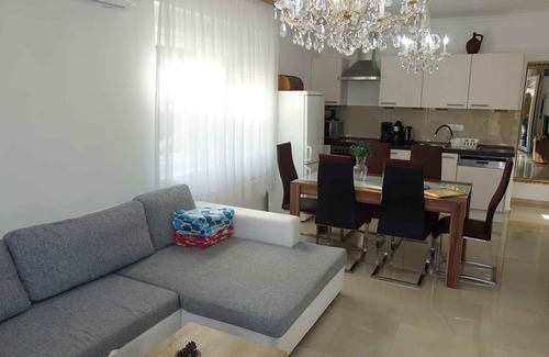 Fonyod Apartment | Holiday apartment with a panoramic view of the lake, near the water