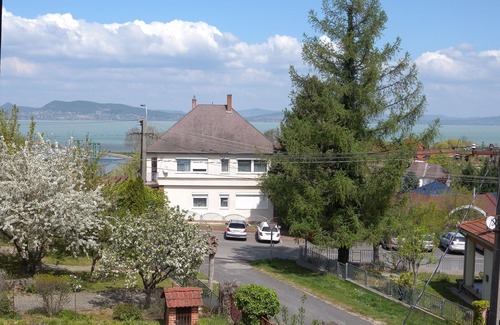 Fonyod Apartment | Holiday apartment with a panoramic view of the lake, near the water