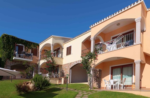 Badesi Apartment | Holiday apartment with air conditioning and community pool