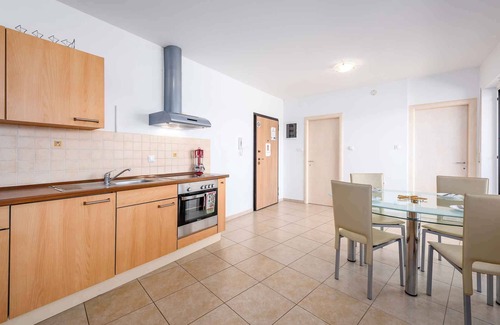 Monterol Apartment | Holiday apartment with air conditioning and barbecue