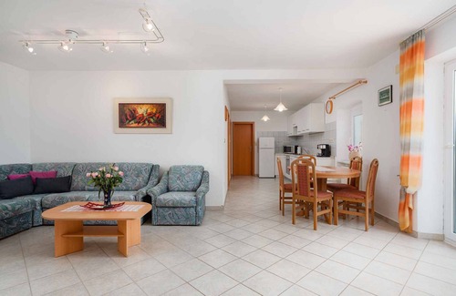 Valica Apartment | Holiday apartment with air conditioning and Internet