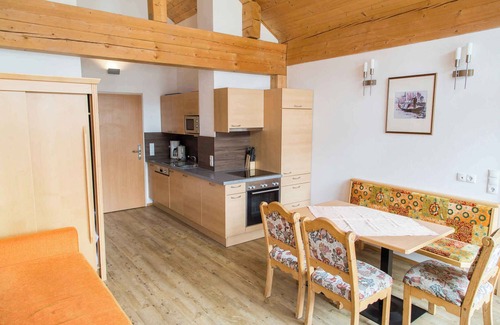 Am Feuersang Apartment | Holiday apartment with a balcony