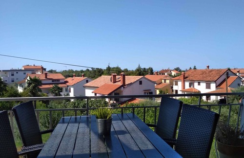 Gulici Apartment | Holiday apartment with balcony and air conditioning