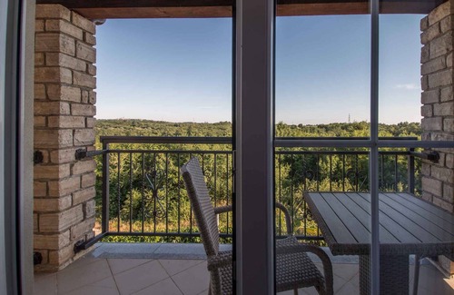 Kaldanija Apartment | Holiday apartment with communal pool and air conditioning