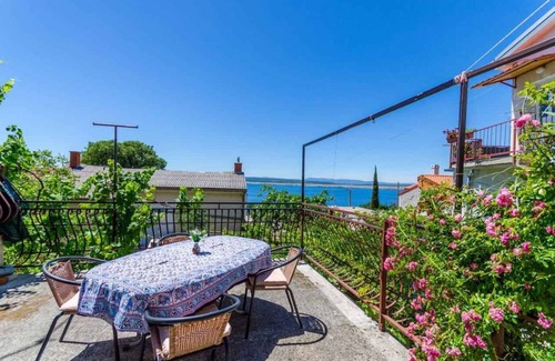 Dramalj Apartment | Holiday apartment with balcony and air conditioning