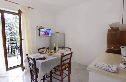 Valica Apartment | Holiday apartment with pool, two bedrooms, courtyard, barbecue