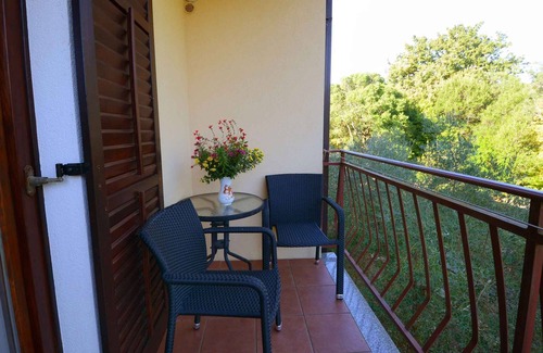 Valica Apartment | Holiday apartment with pool, two bedrooms, courtyard, barbecue