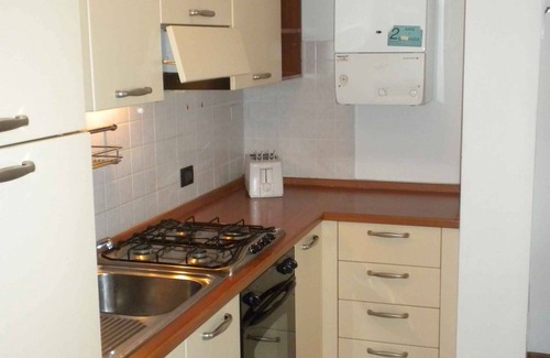Montioni Apartment | Holiday apartment with private garden in a convenient location to the lake
