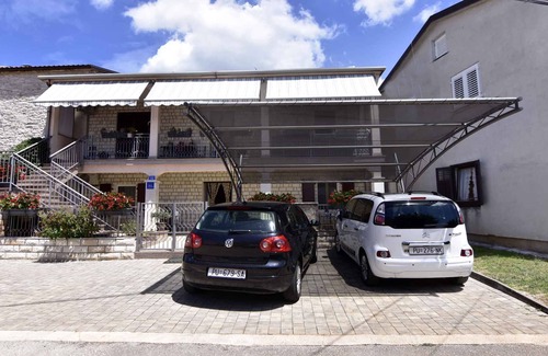 Murine Apartment | Holiday apartment with two bathrooms and two air conditioners