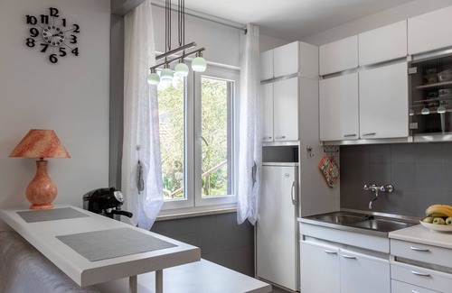 Zagore Apartment | Holiday apartment with terrace in quiet surroundings