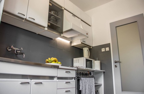 Zagore Apartment | Holiday apartment with terrace in quiet surroundings