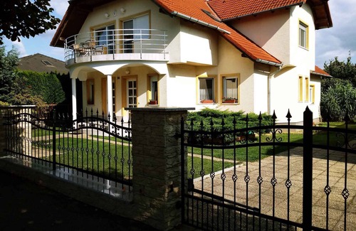 Buk Apartment | Holiday apartment with terrace and garden