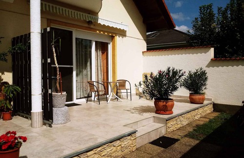 Buk Apartment | Holiday apartment with terrace and garden