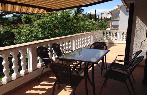 Punat Apartment | Holiday apartment with use of pool and balcony