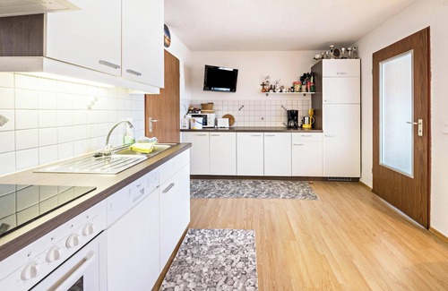 Stummerberg Apartment | Holiday Apartment "Zillertalblick" with Panorama Mountain View & Terrace