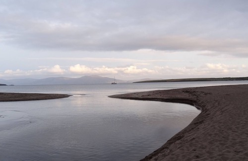 Ventry Cottage | Holiday cottage with large private garden