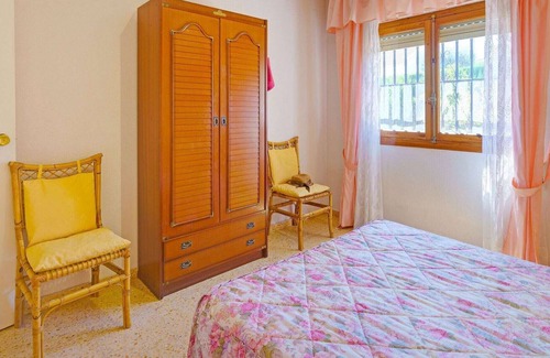 San Miguel de Salinas House | Holiday Home in San Miguel de Salinas with Private Terrace